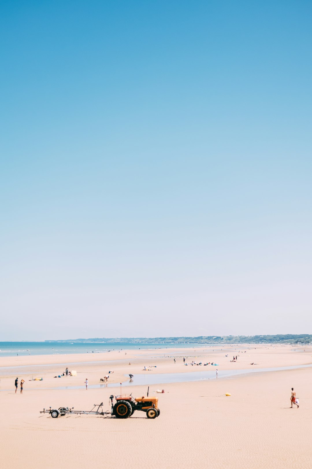 travelers stories about Beach in Omaha Beach, France