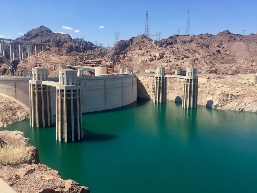 gray concrete dam during daytime