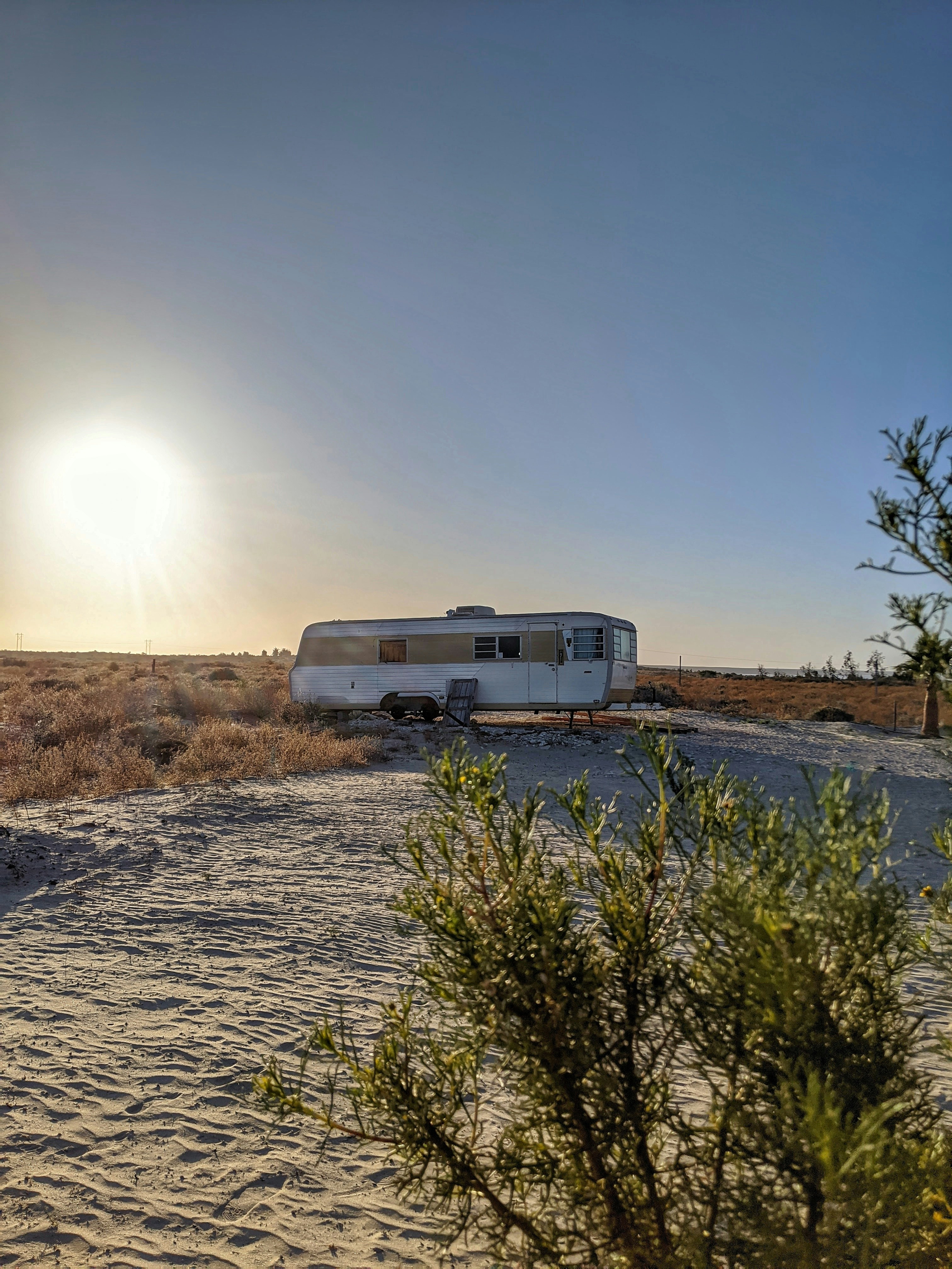 photo-1596171207381-8ecae09b5f03?ixid=M3wxMjA3fDB8MXxzZWFyY2h8Mnx8cnZzfGVufDB8fHx8MTczMzQyNTA2NHww\u0026ixlib=rb-4.0.3