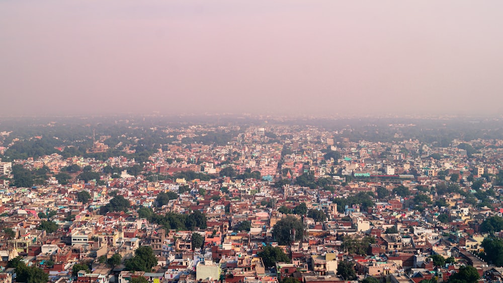 veduta aerea della città durante il giorno