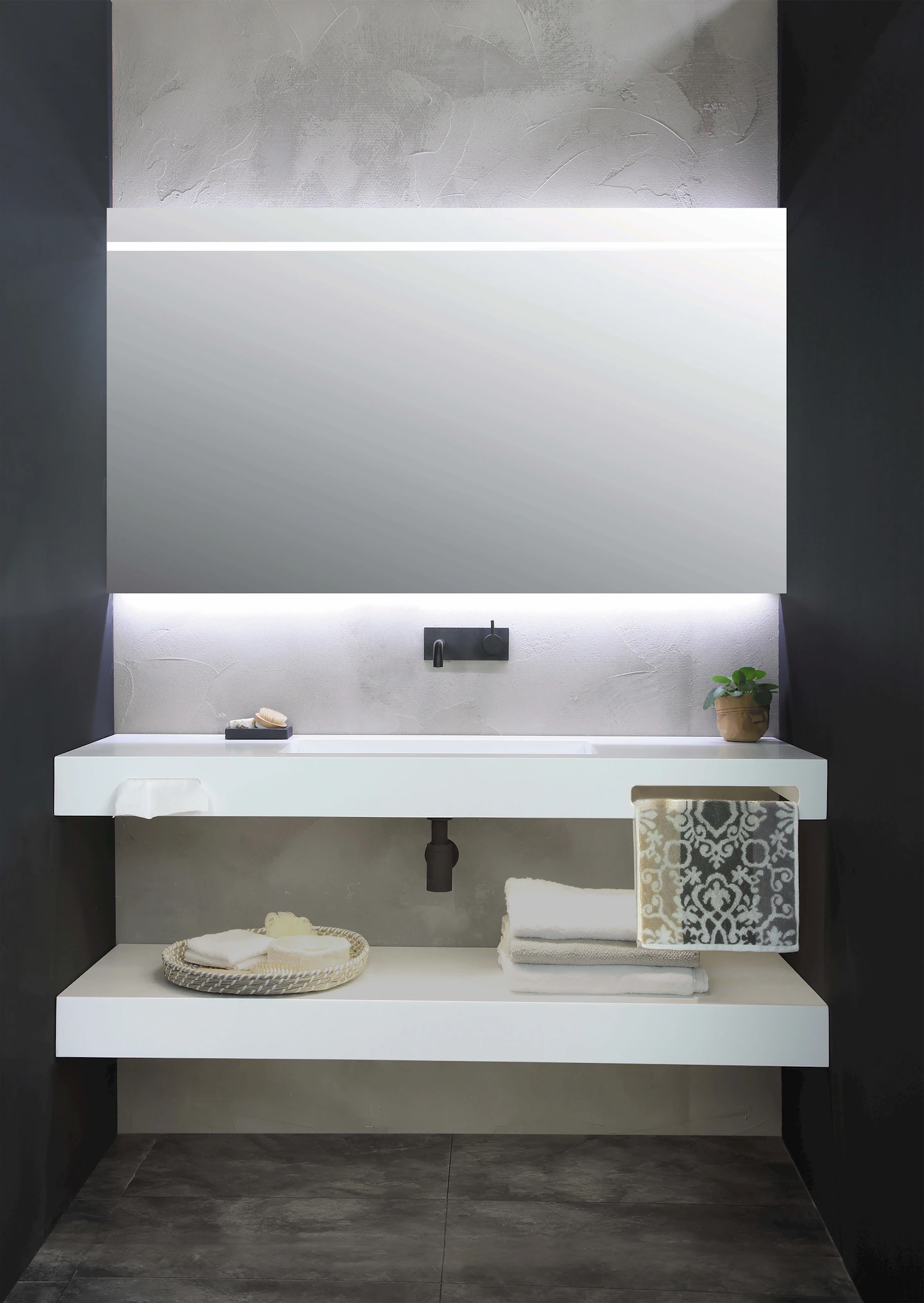 Marble countertops installed in Houston TX kitchen by Olafab Cabinetry
