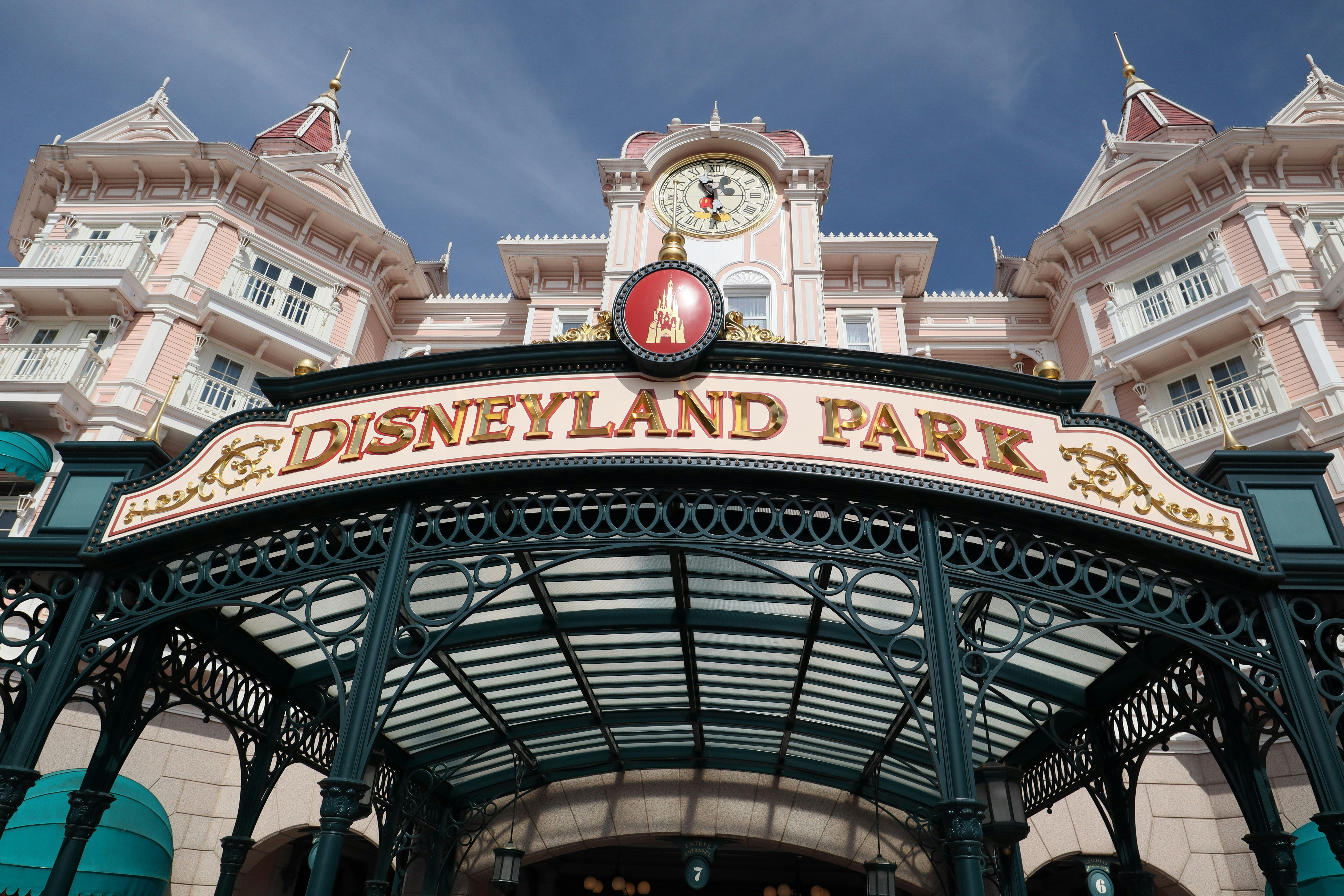 How to get to the Disneyland Paris Parks from Hotel Cheyenne