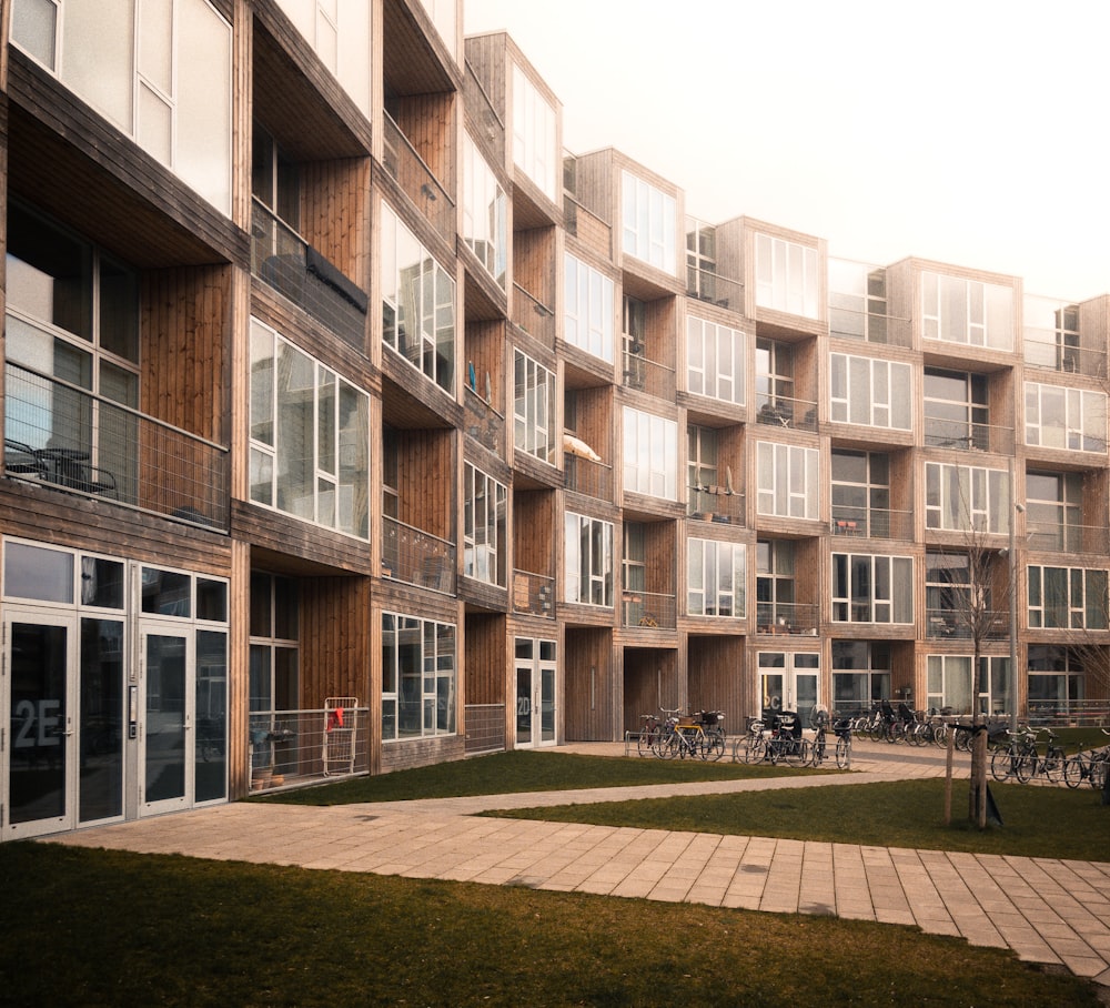 brown and white concrete building