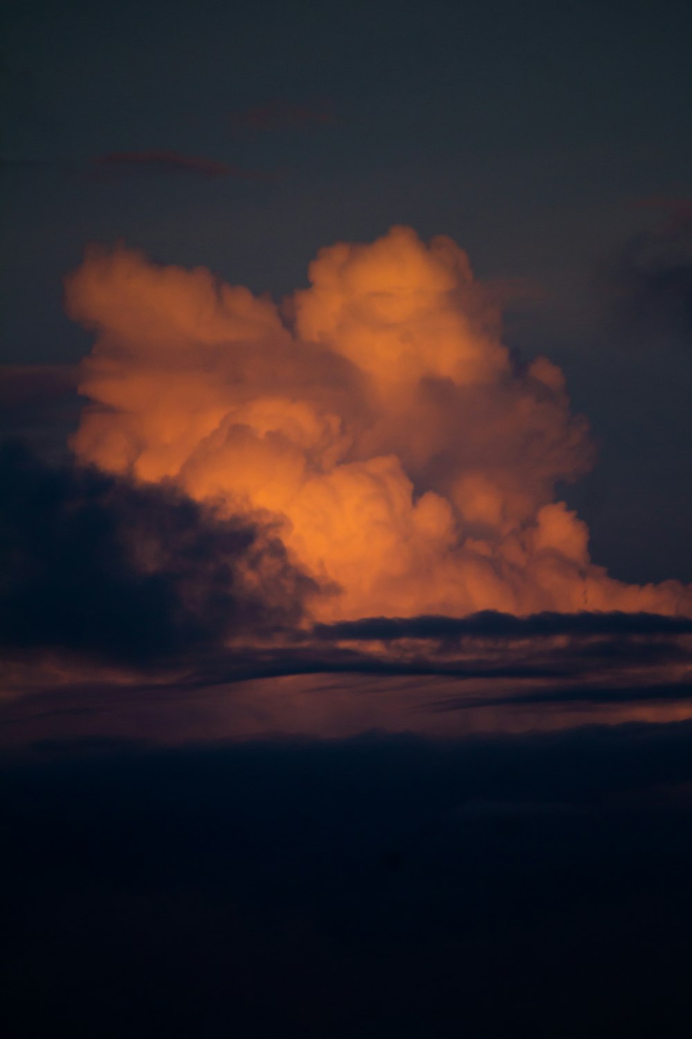 nubes blancas y cielo azul