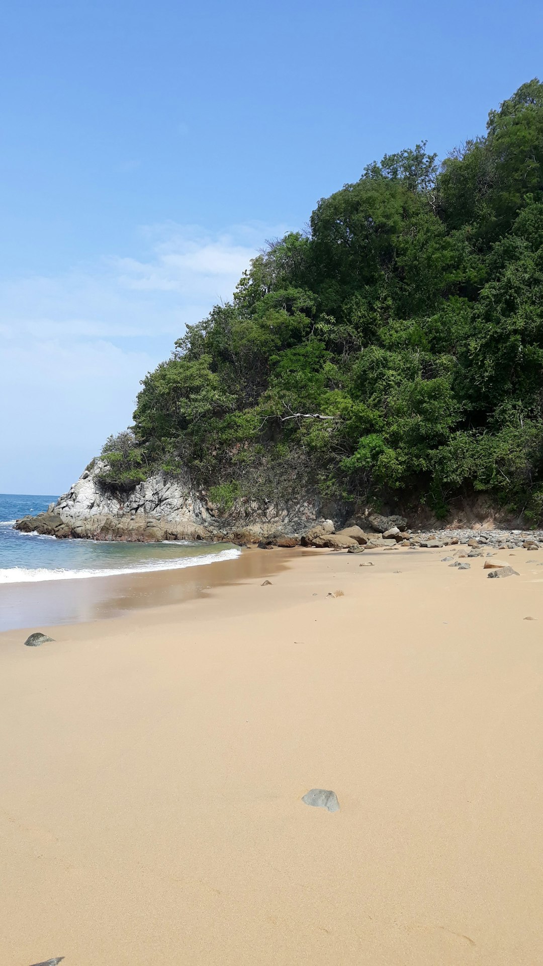 travelers stories about Beach in Las Brisas Huatulco, Mexico