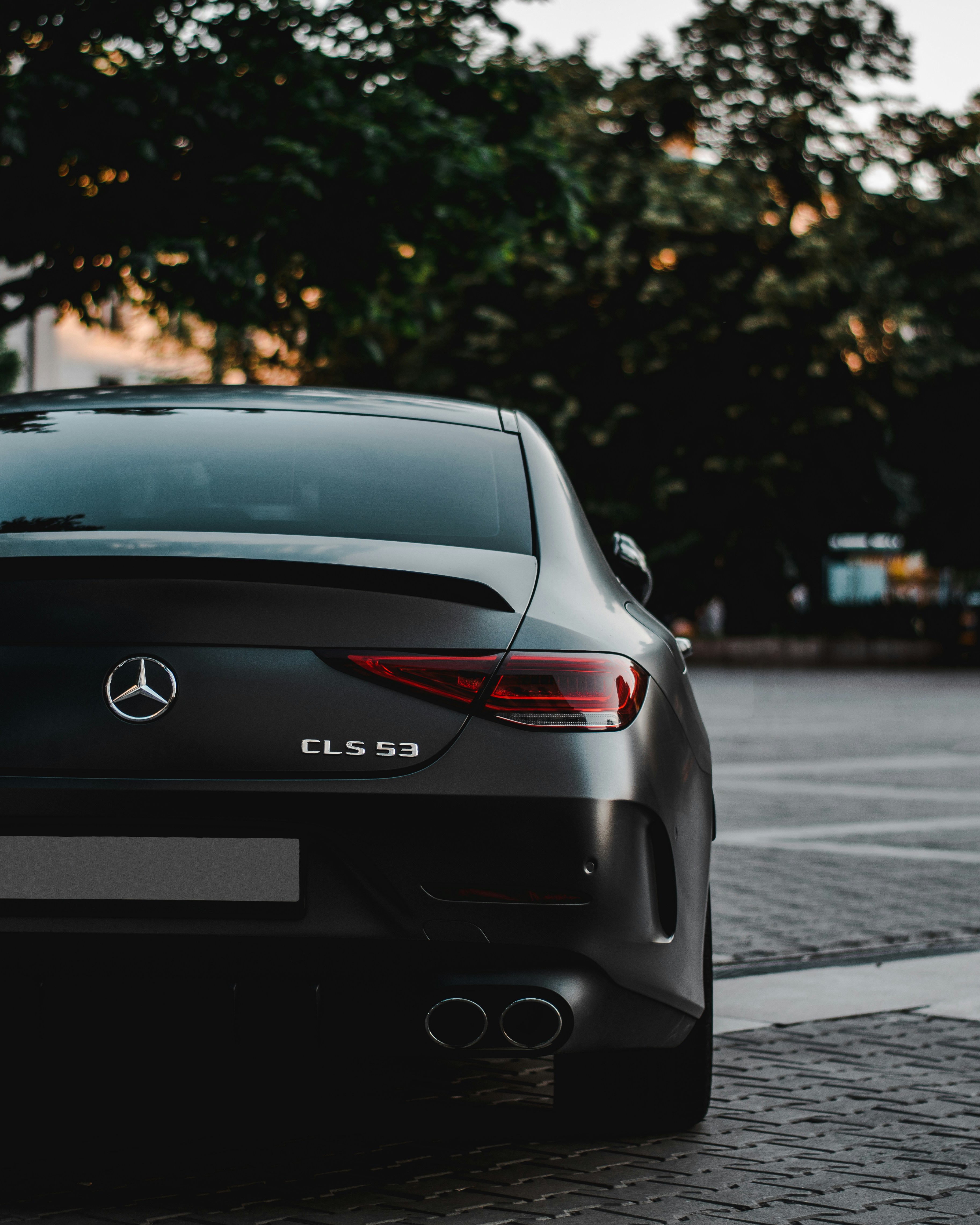 Choose from a curated selection of car photos. Always free on Unsplash.