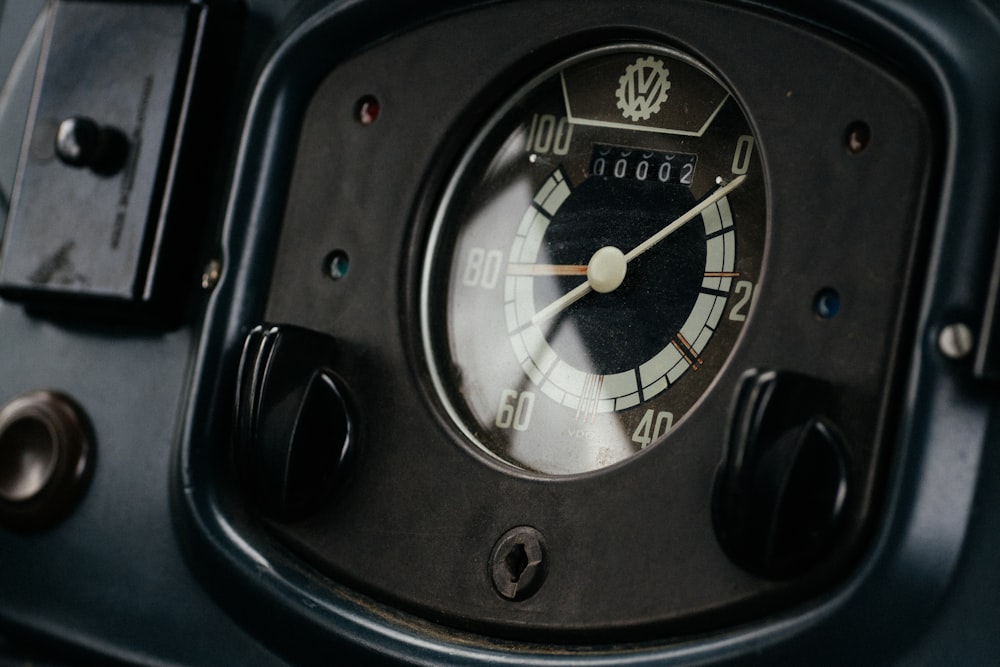 black and white analog gauge