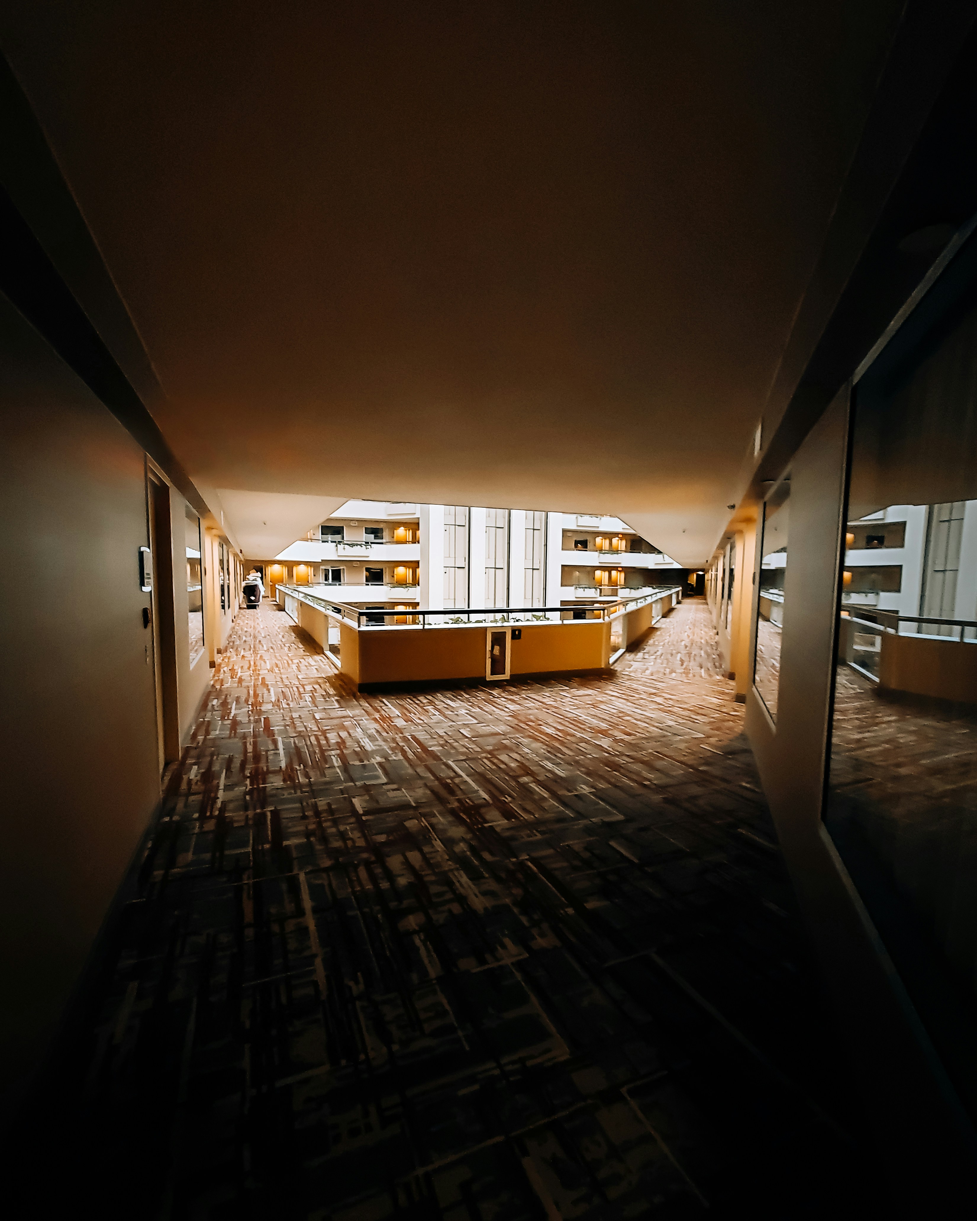 vape store interior, wallpaper, Bisnis Vape Store: Peluang, Tantangan, dan Cara Sukses 6