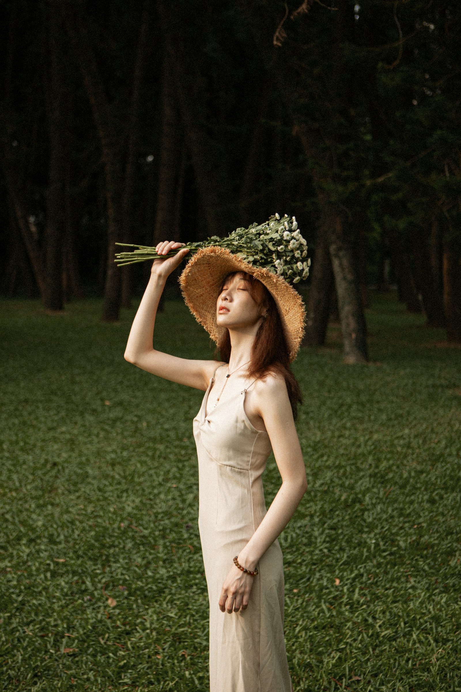 Canon EOS 6D + Canon EF 24-70mm F2.8L USM sample photo. Woman in white dress photography