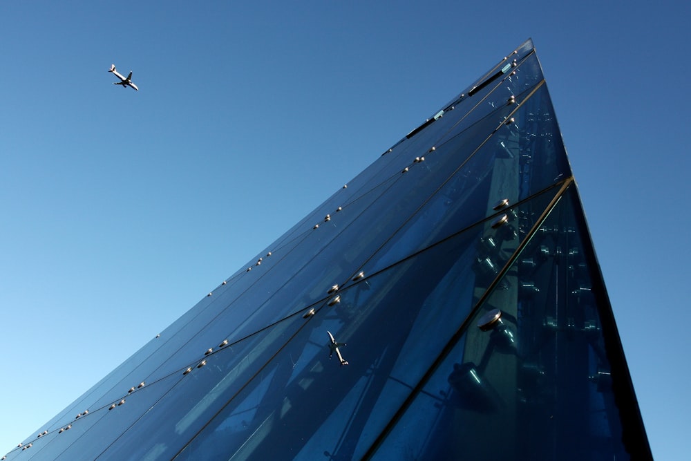 airplane in the sky during daytime