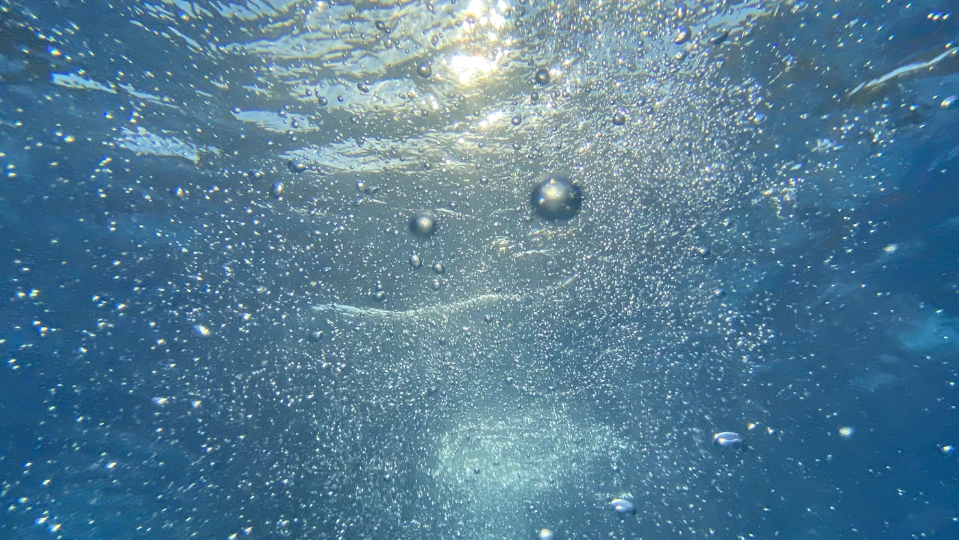 The "bubble booster" texture: one formula, three different application modes