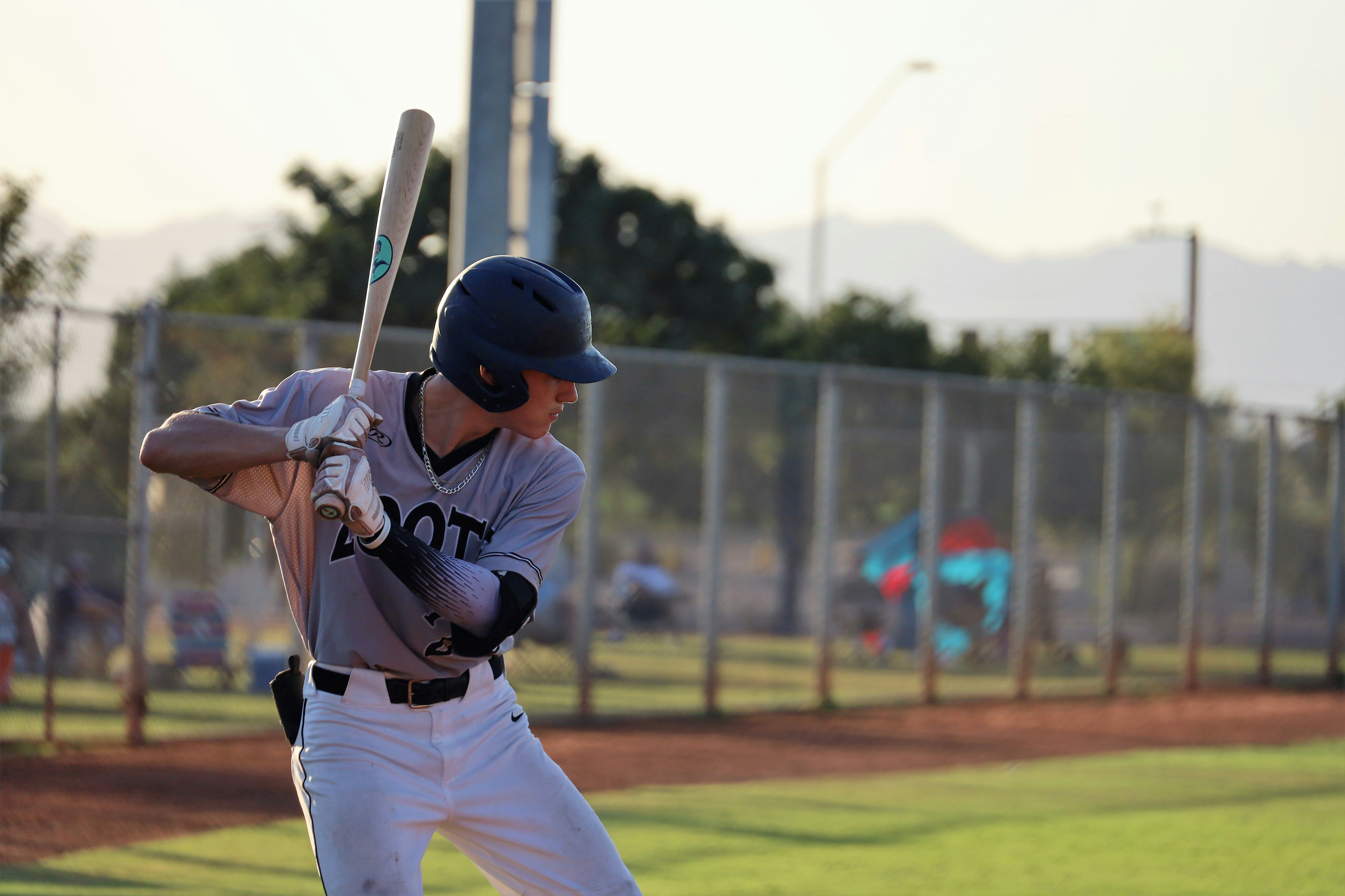 grey and white baseball jersey