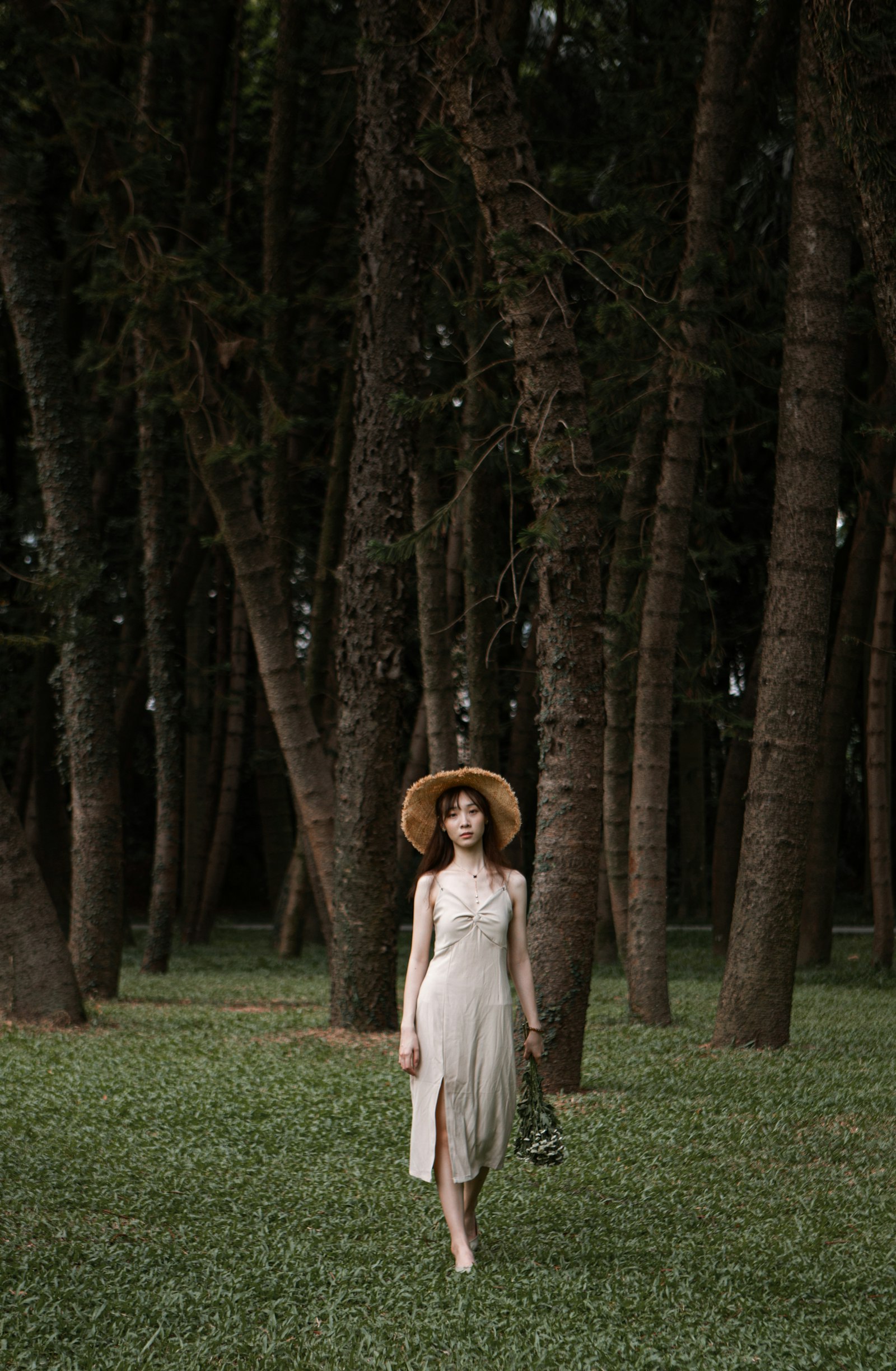 Canon EOS 6D + Canon EF 24-70mm F2.8L USM sample photo. Woman in white long photography