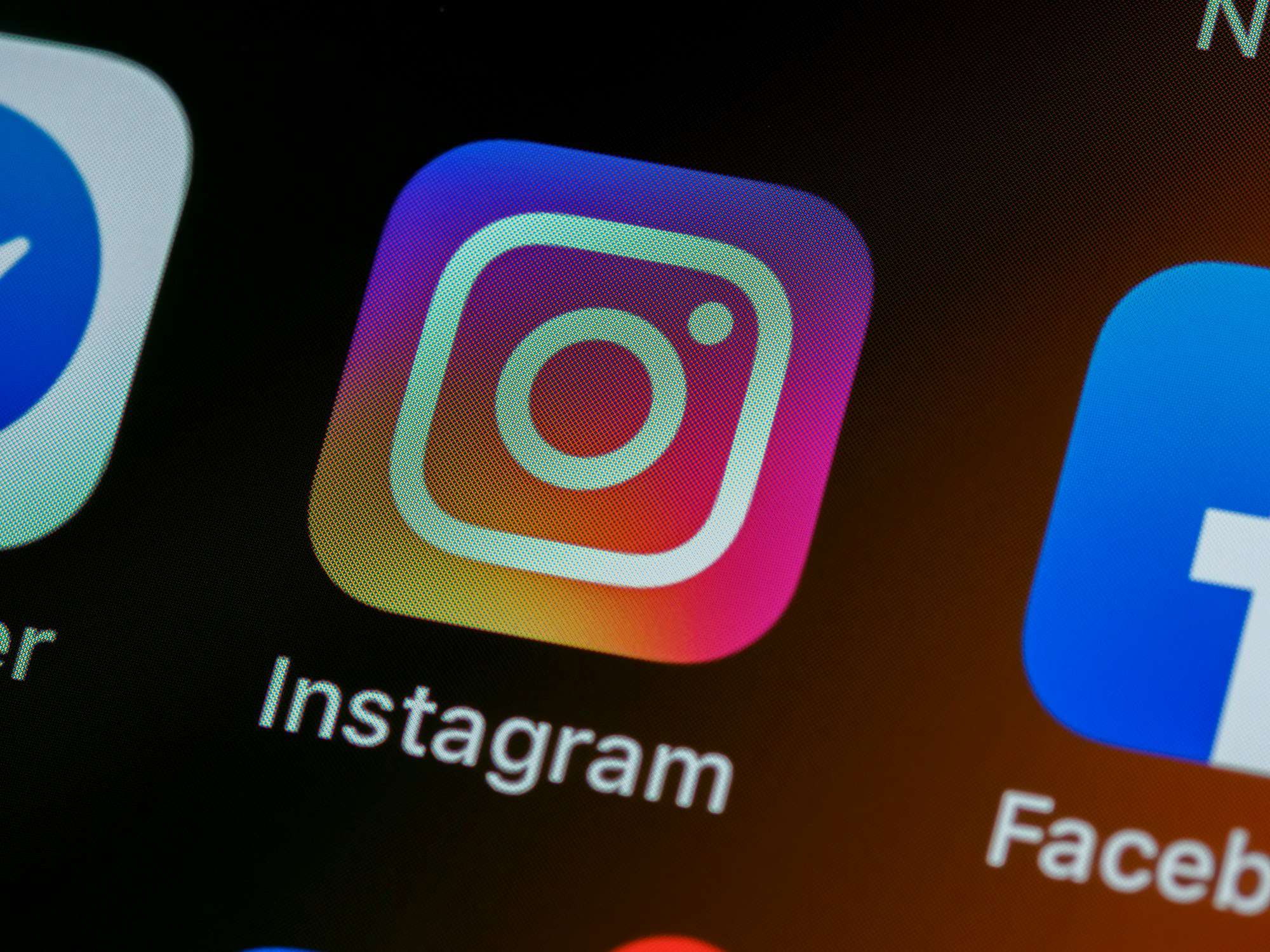 Instagram começa a testar modelo de tela cheia para vídeos