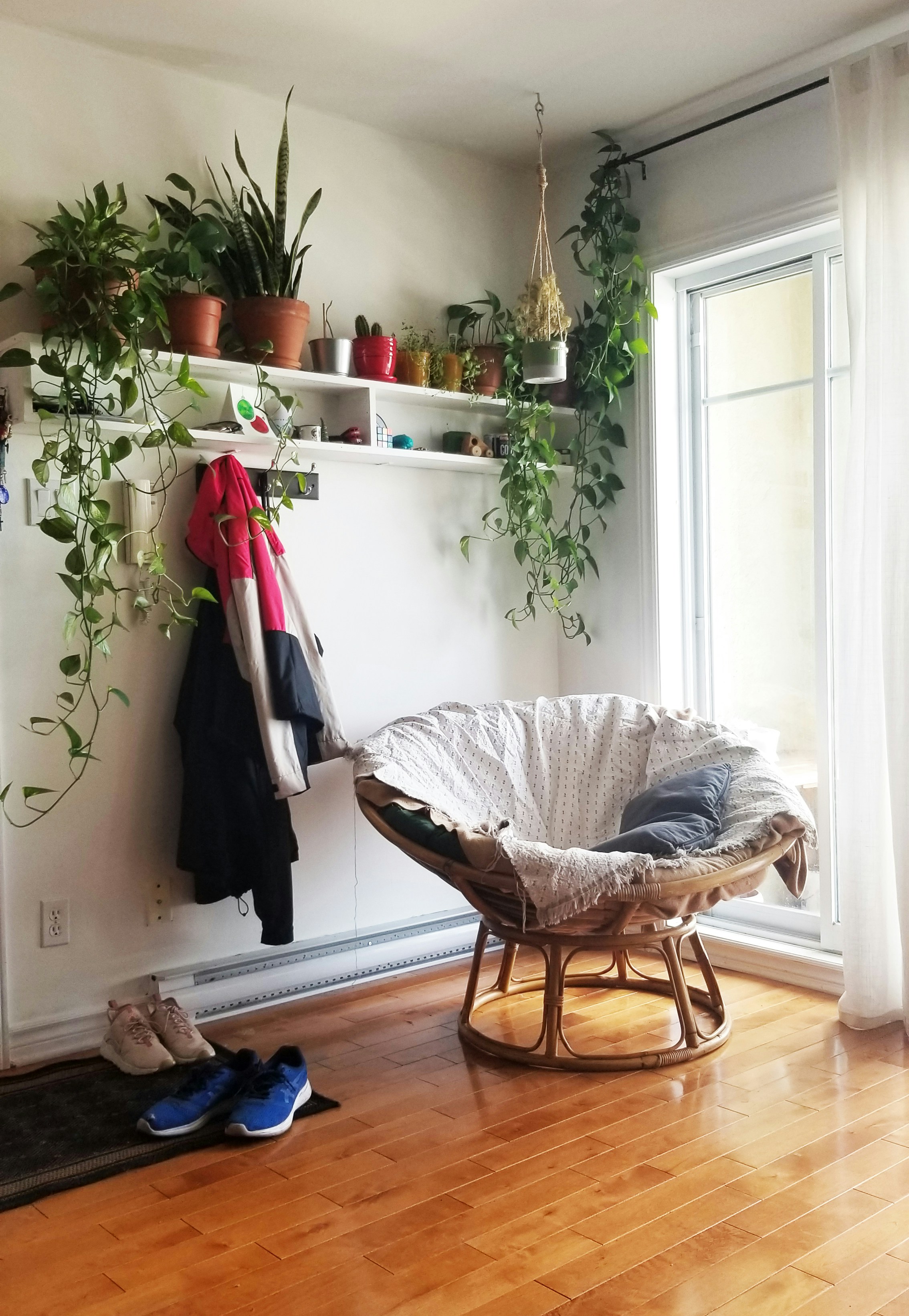 11 Everyday Style Essentials for Indoor & Home Footwear