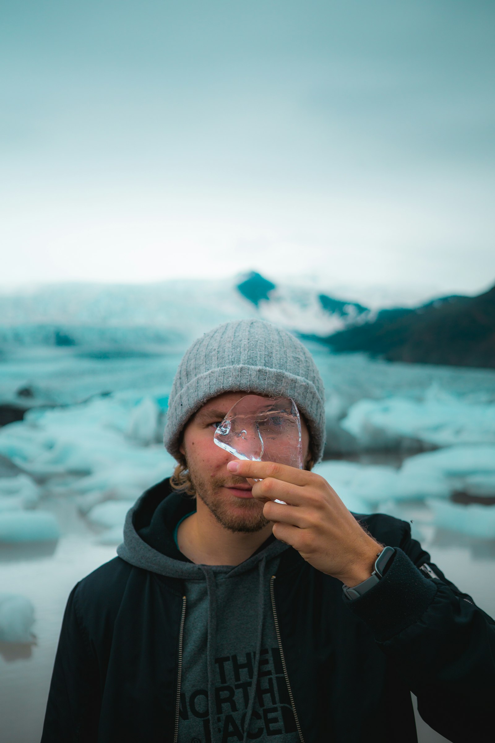 Sony a6000 + Sigma 30mm F2.8 EX DN sample photo. Man in black hoodie photography