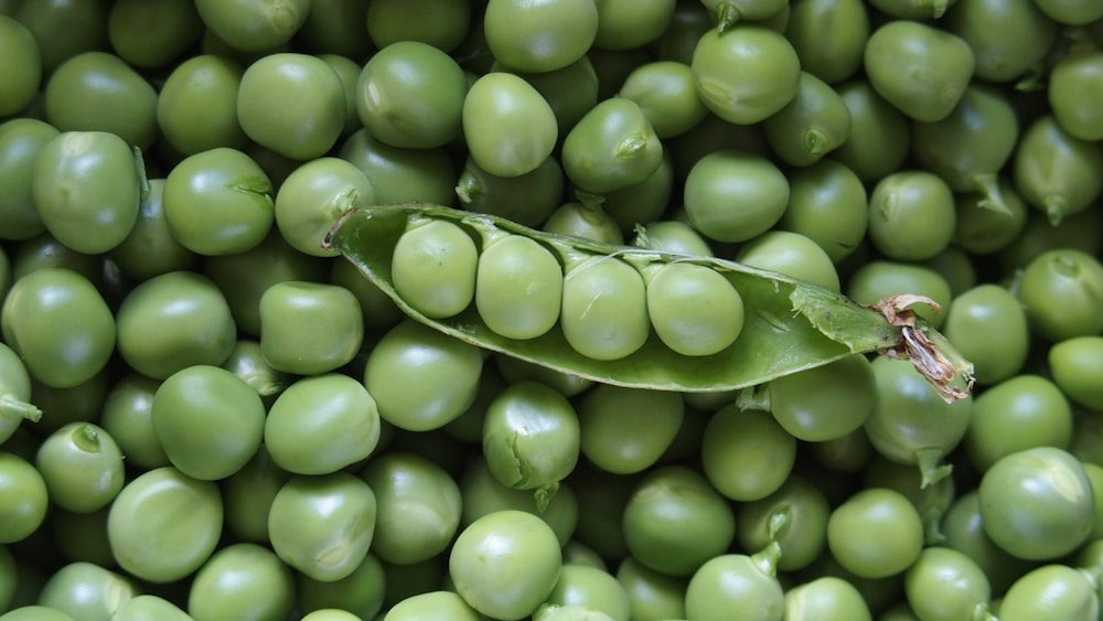 Guisantes verdes en lente macro