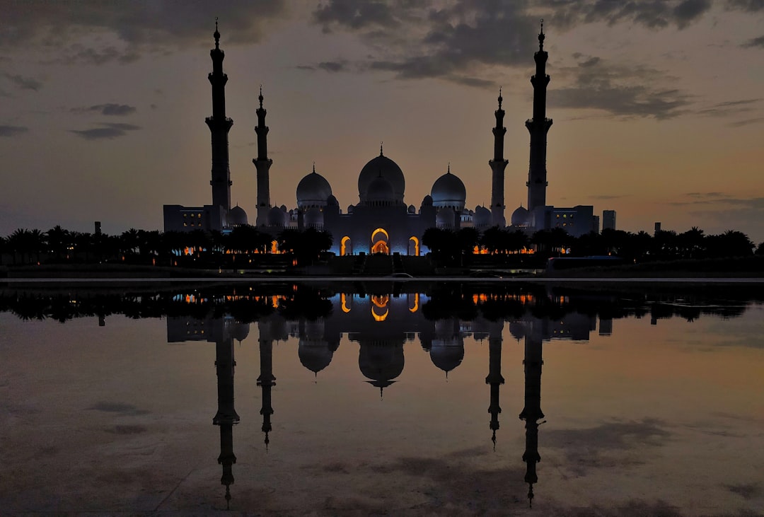 Landmark photo spot Sheikh Zayed Grand Mosque - 5th St - Abu Dhabi - United Arab Emirates Corniche Beach - Abu Dhabi - United Arab Emirates