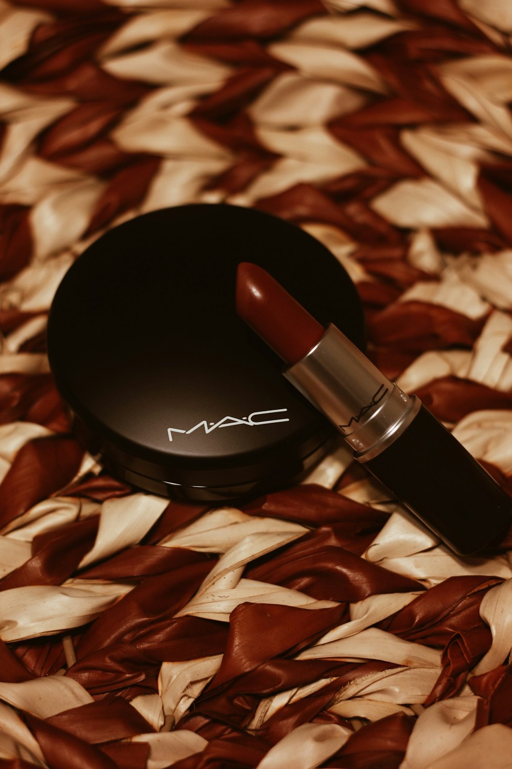 Mac Cosmetics Pictures | Download Free Images on Unsplash