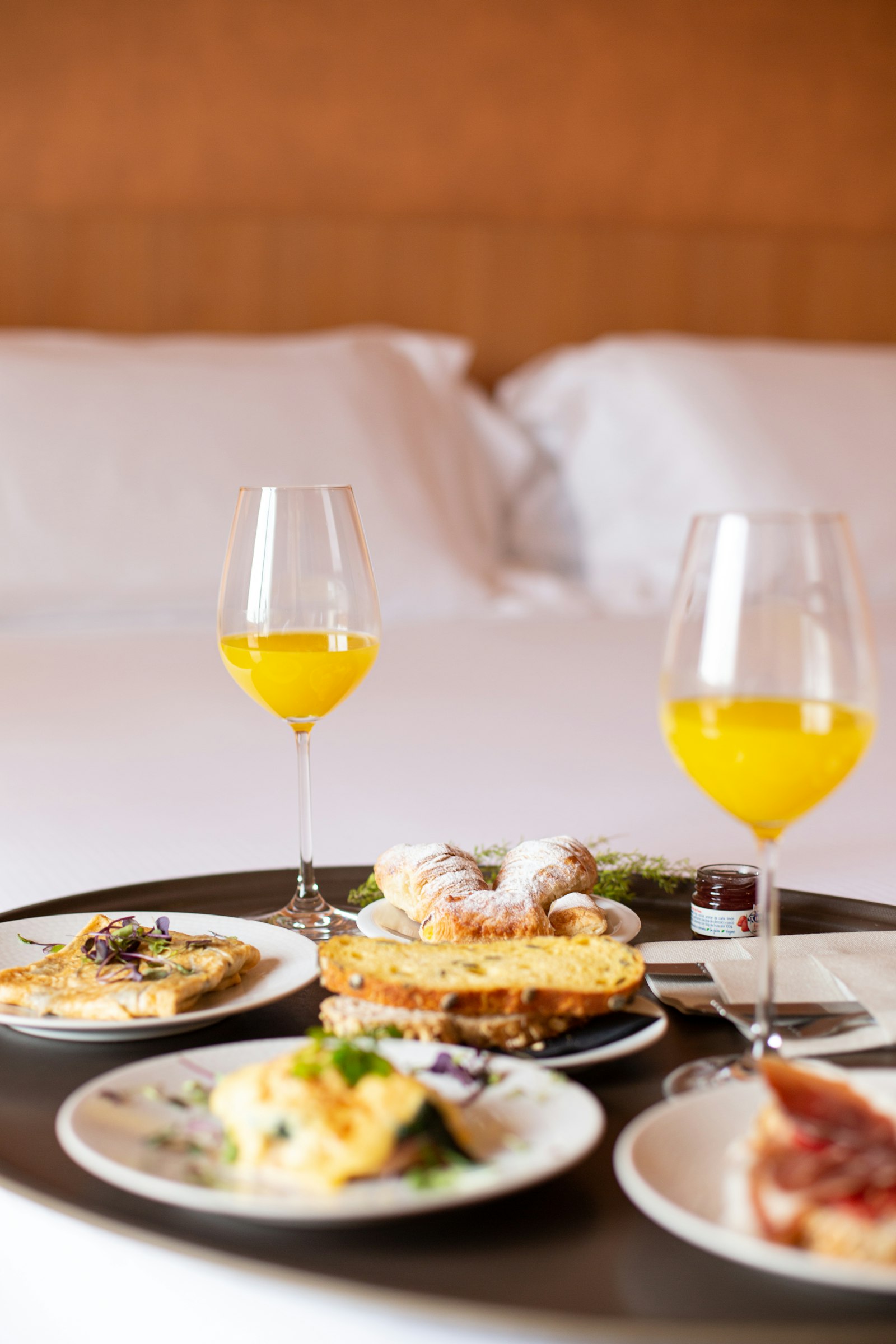 Luxury Room Service Reviewer [Job Opportunity]