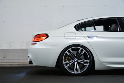 white bmw m 3 coupe