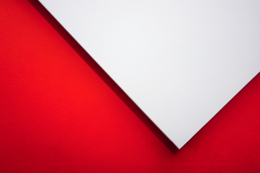 White and red printer paper photo – Free Text Image on Unsplash