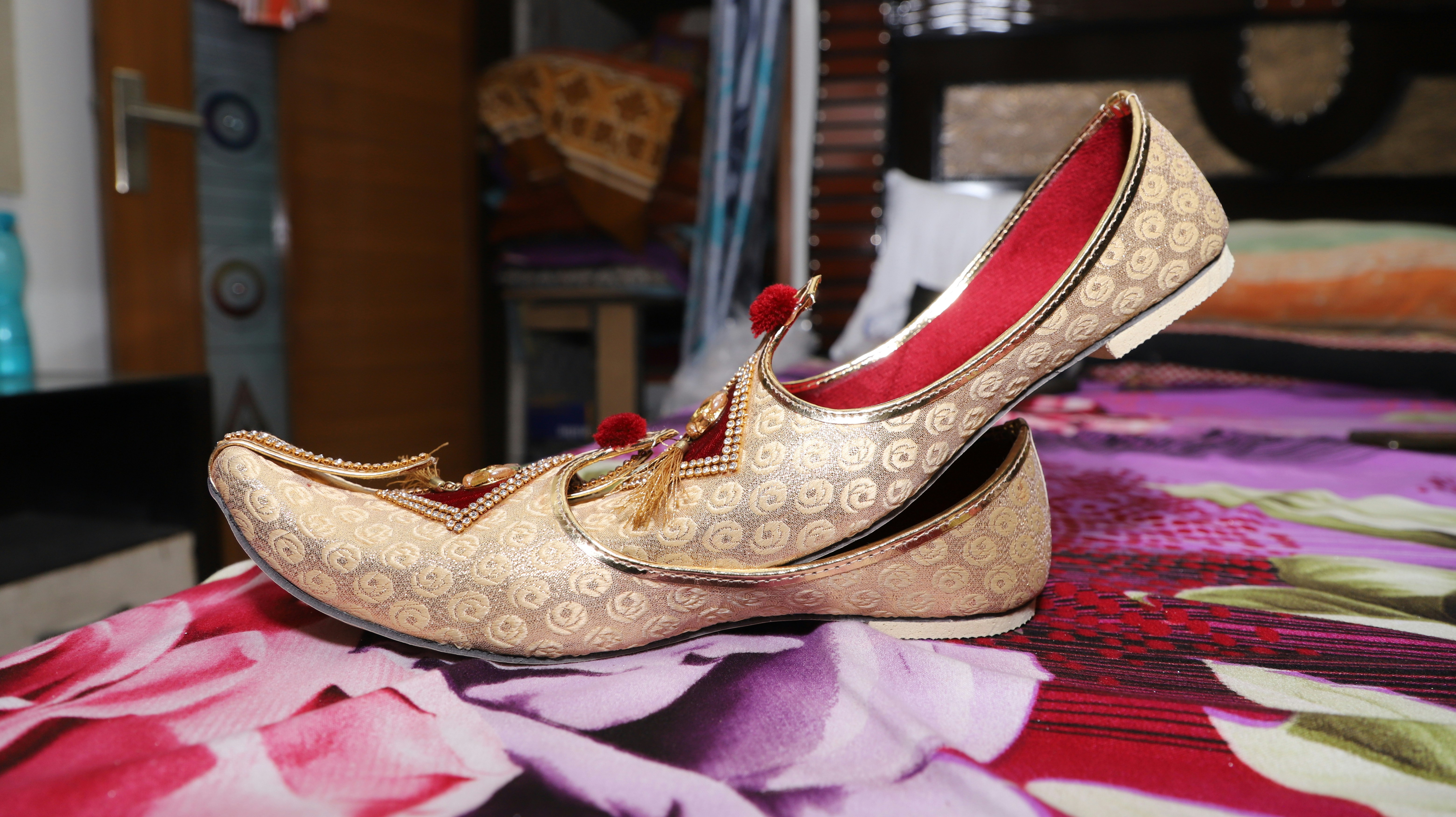 신발을 새로 사는 꿈의 의미와 다양한 해석