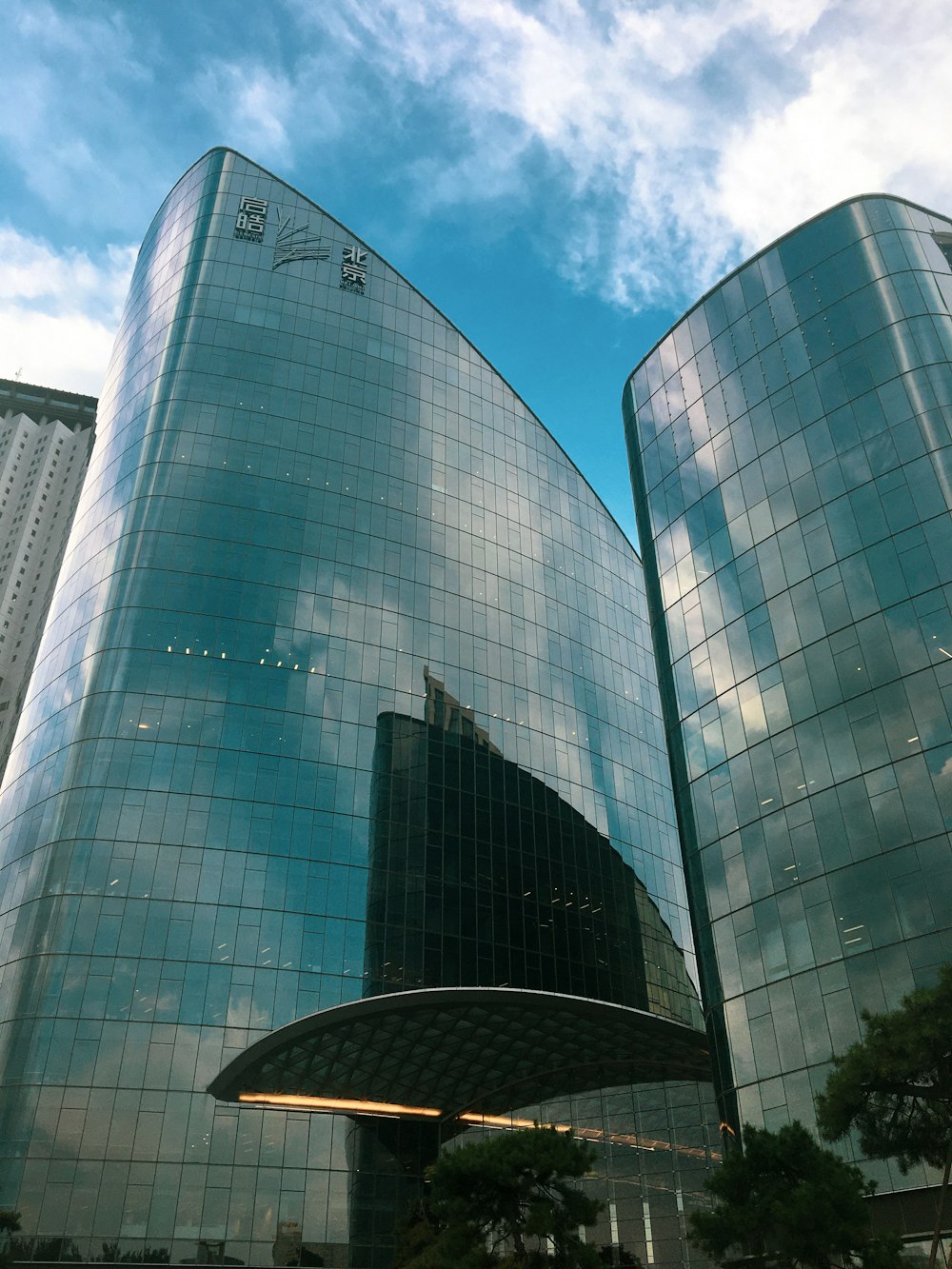 gray concrete building under blue sky during daytime