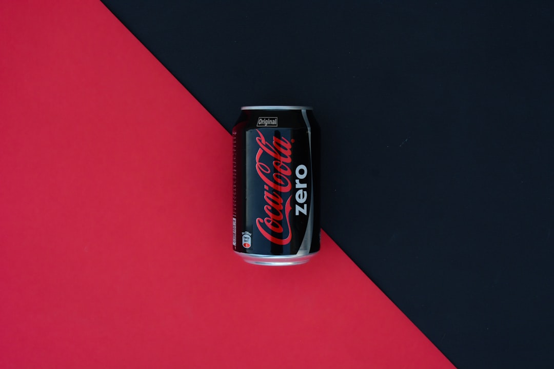 coca cola zero can on red table, Coca Zero