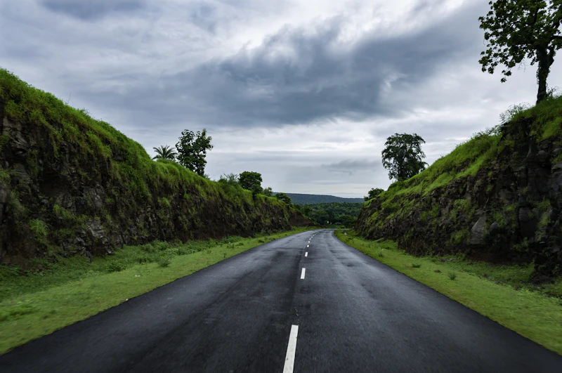 Scenic hill roads around Kodaikanal