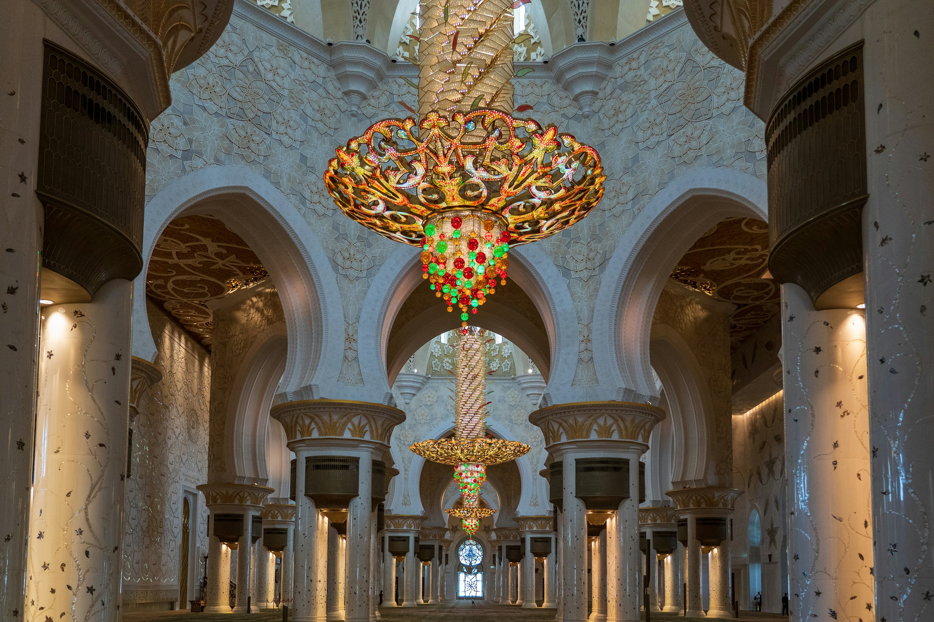 gold and red floral ceiling lamp, One of the world’s largest chandeliers, inside the Sheik Zayed Grand Mosque, the third largest in the world, in Abu Dhabi.