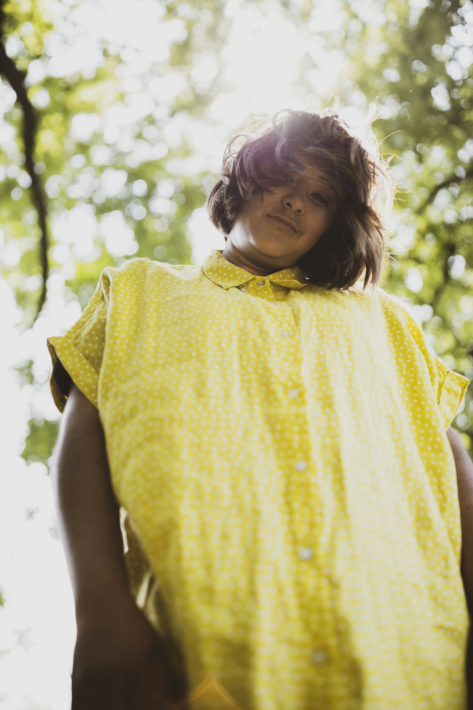 Canon EOS R sample photo. Girl in yellow sleeveless photography