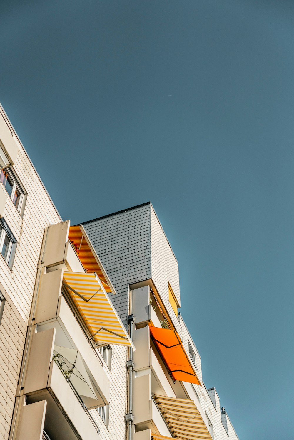 brown concrete building during daytime