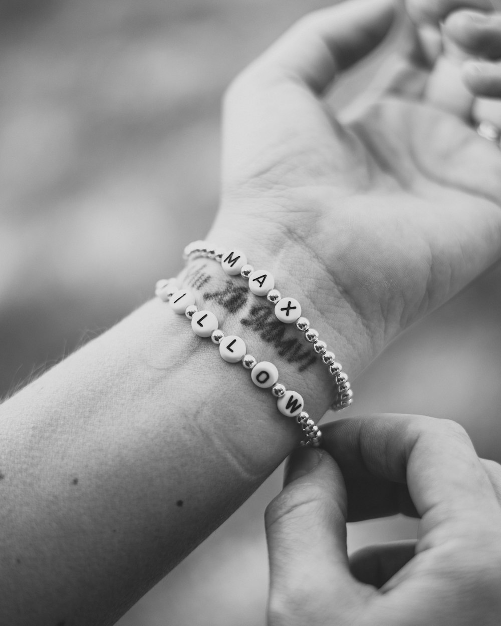 silver chain link bracelet