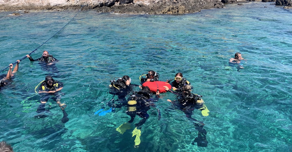 Personas en el agua durante el día