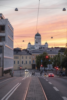MNC Rakennus Oy on rakennus-, saneeraus- ja huoltotöitä tuottava yritys, kotipaikka Helsinki