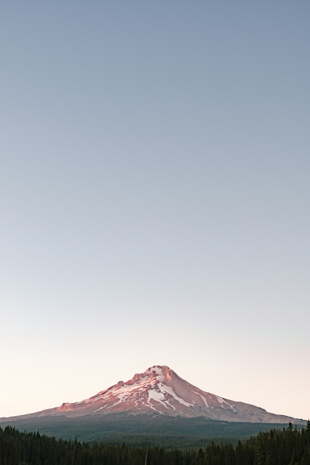 travelers stories about Stratovolcano in Trillium Lake, United States