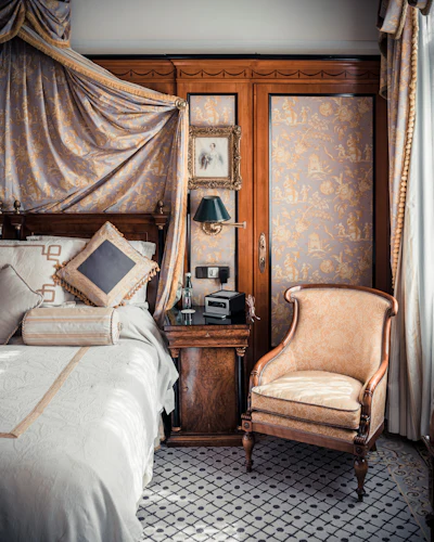 The Sutherland, a four-poster Superior Double