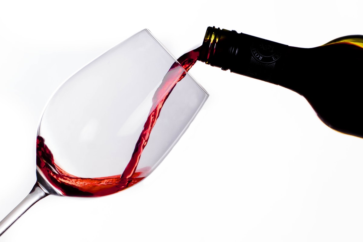 Cover image for Análisis de contratos de servicios cloud para bodega familiar en La Rioja con exportación a LATAM