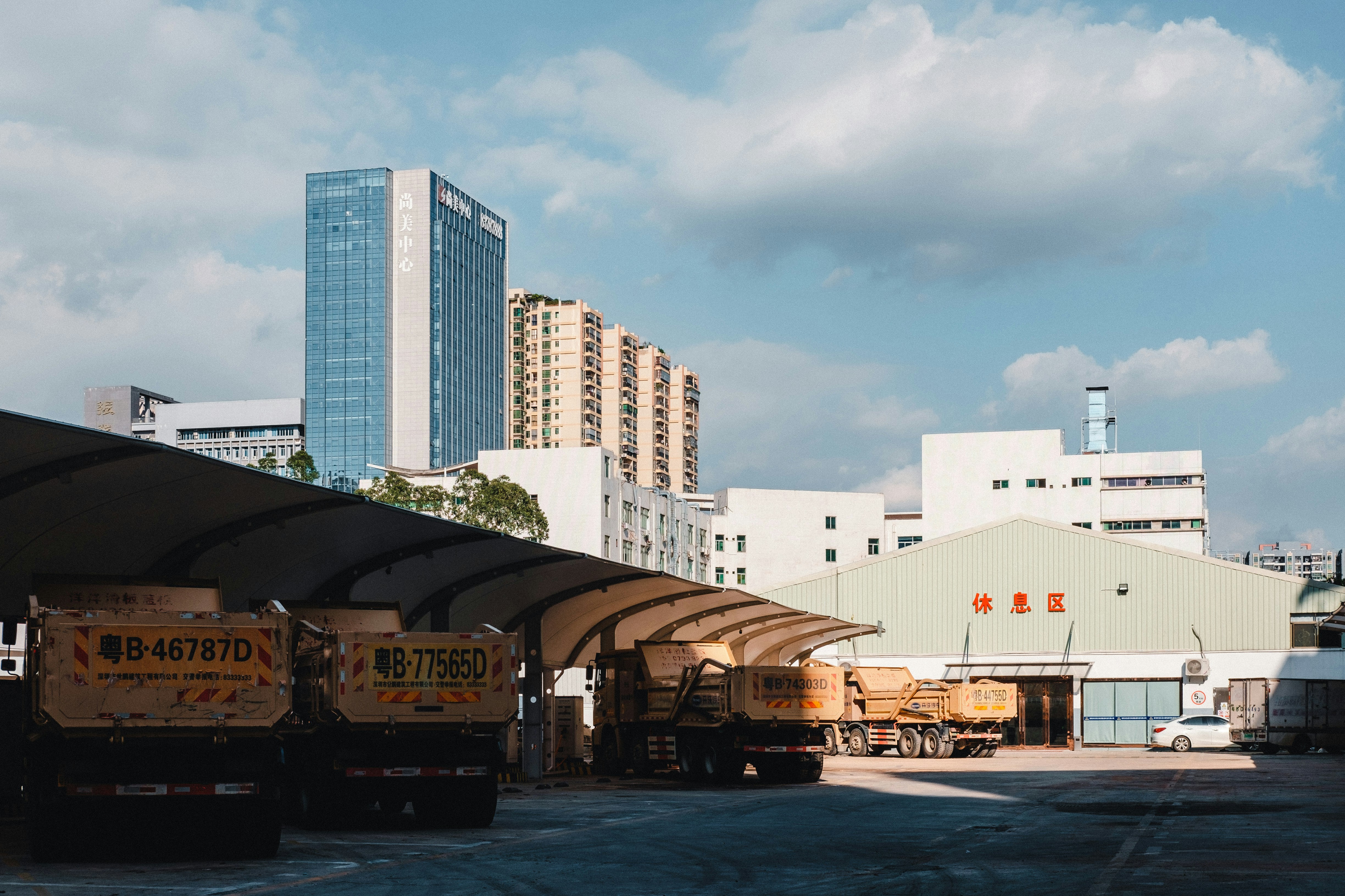 中欧班列南通道提速：地缘变局下中间走廊的供应链韧性考验