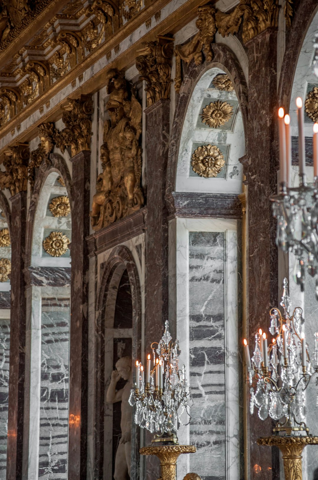 brown and white floral ceiling