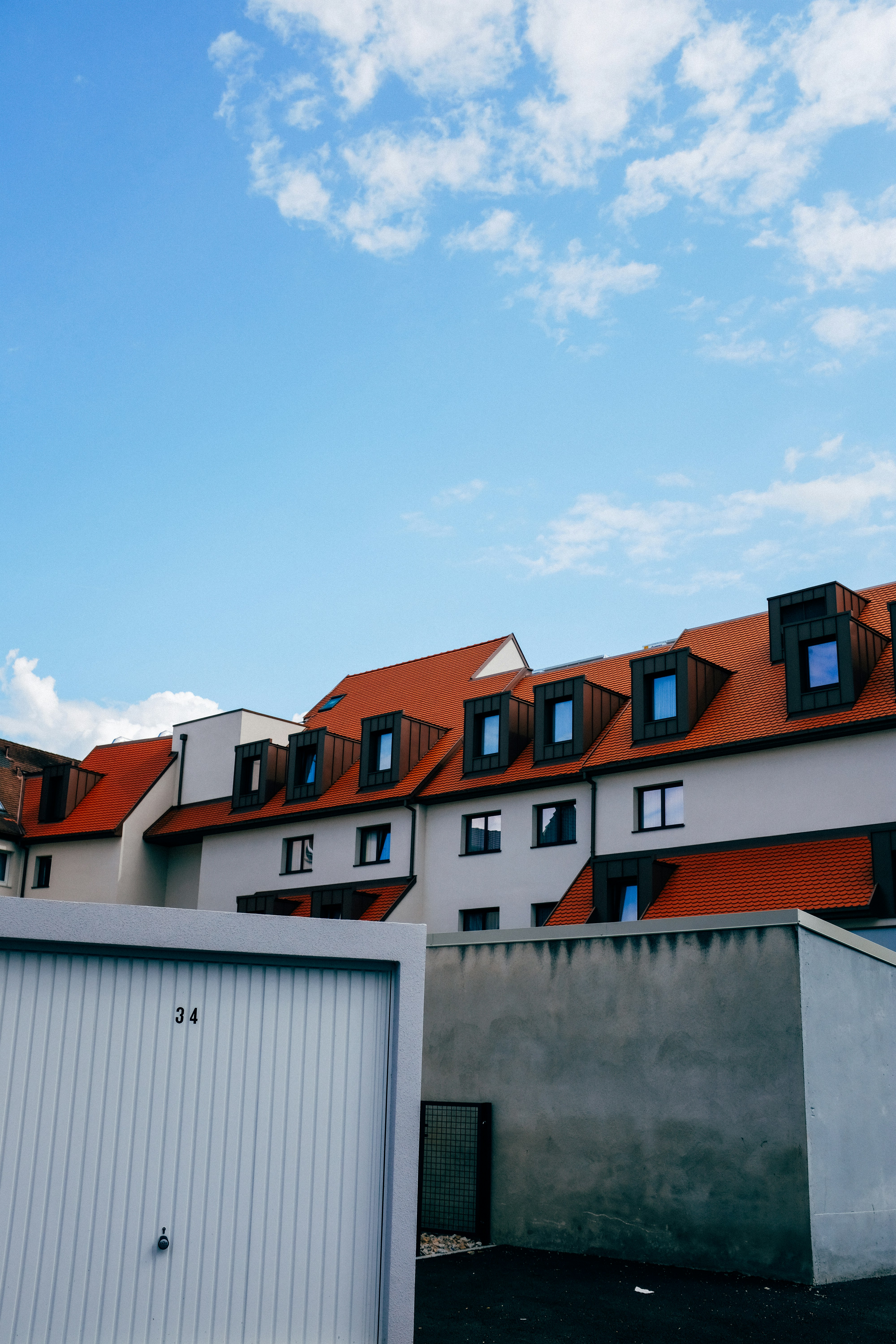 Photo by adrienolichon
