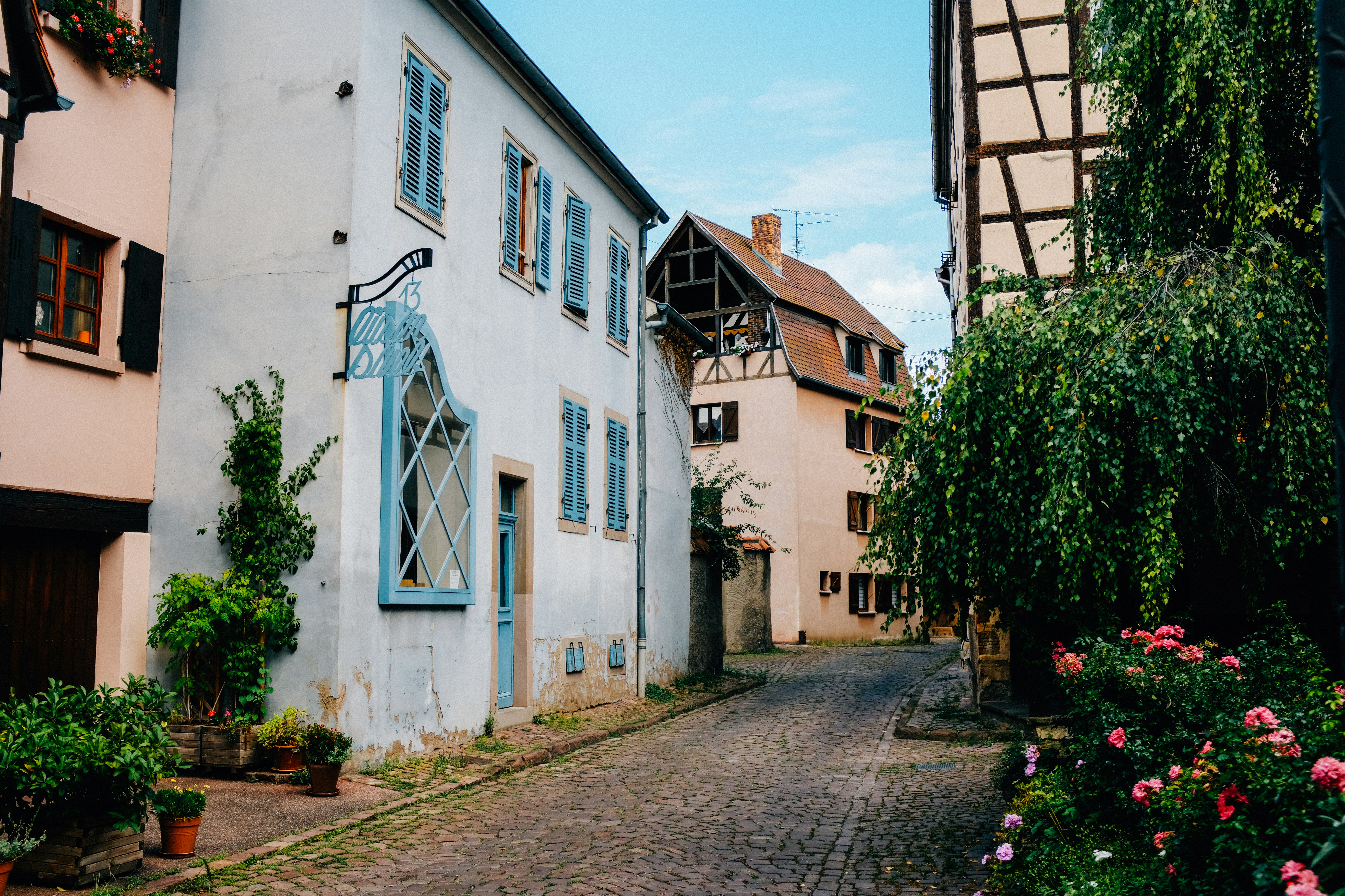 Photo by adrienolichon