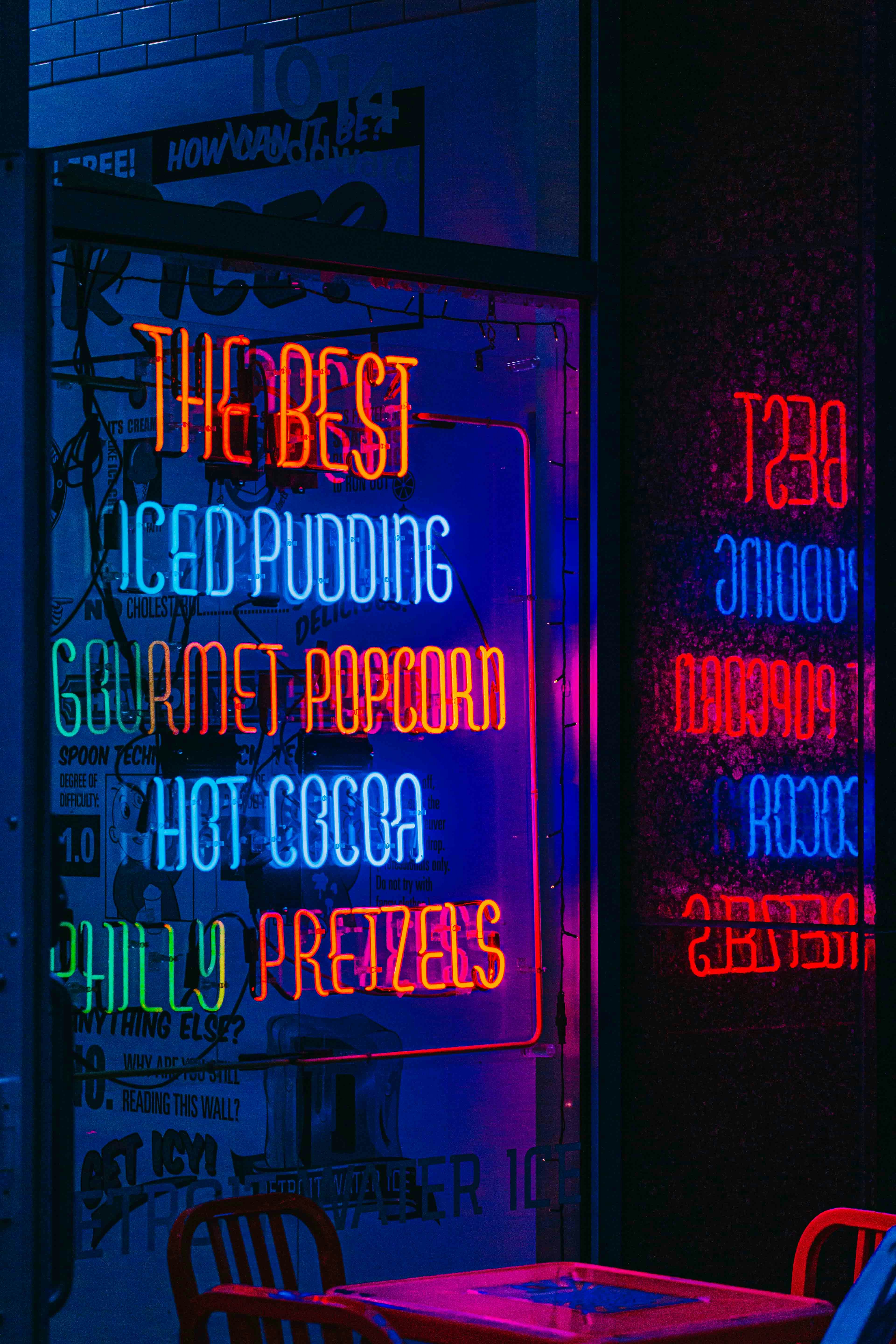 お誕生日おめでとうネオンライトサイネージ