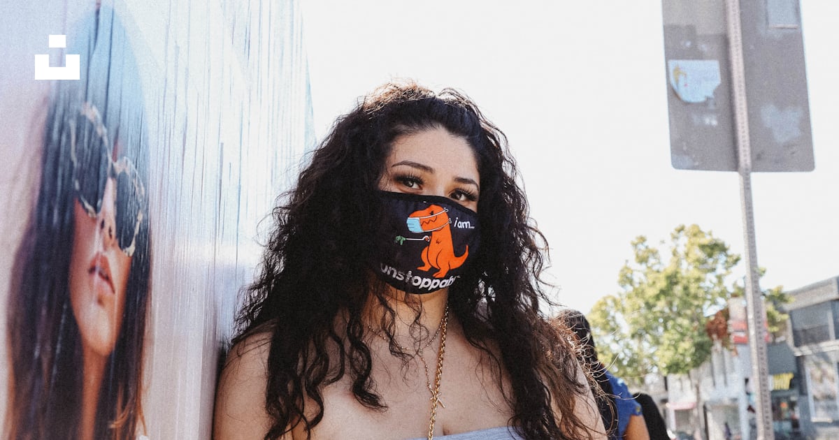 Woman in gray tank top wearing black sunglasses photo – Free United