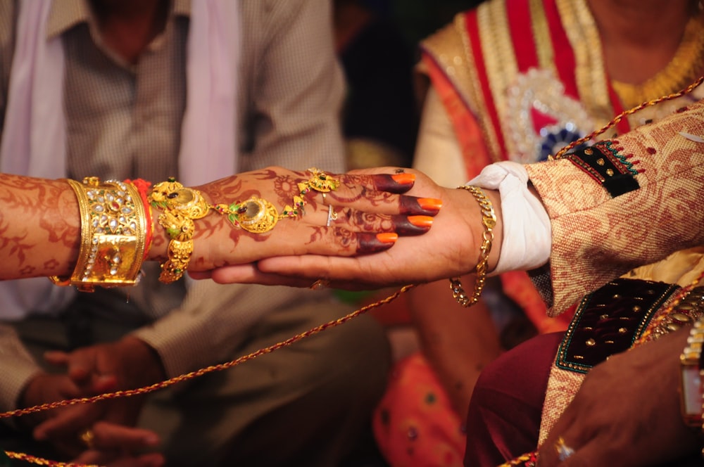 Hình ảnh đám cưới Ấn Độ: Để hiểu thêm về nghi lễ đám cưới của người Ấn Độ và thưởng thức những bức ảnh tuyệt đẹp, hãy chiêm ngưỡng những hình ảnh đám cưới đầy màu sắc và truyền thống của đất nước này. 