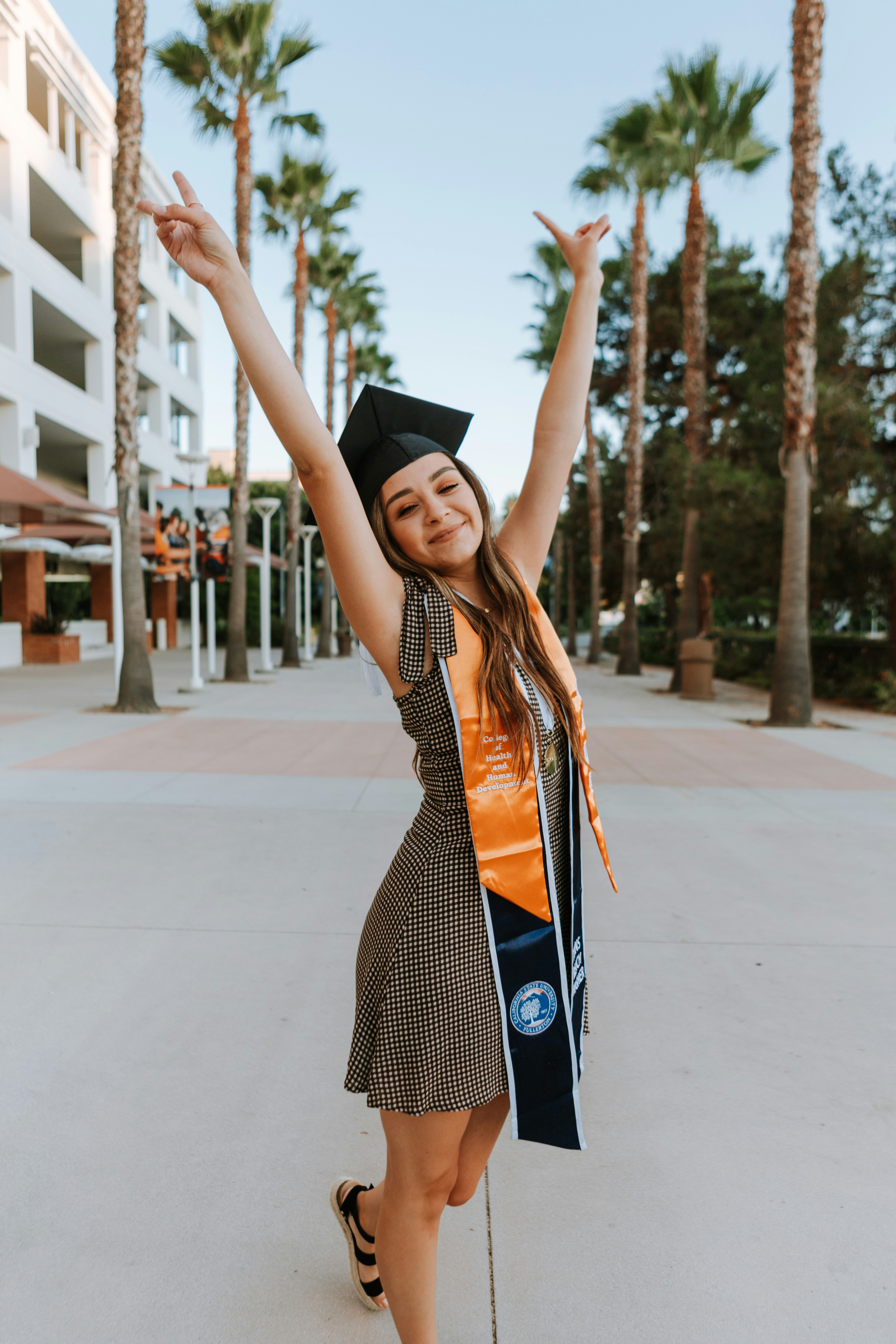 500+ College Girl Pictures HQ Download Free Images on Unsplash