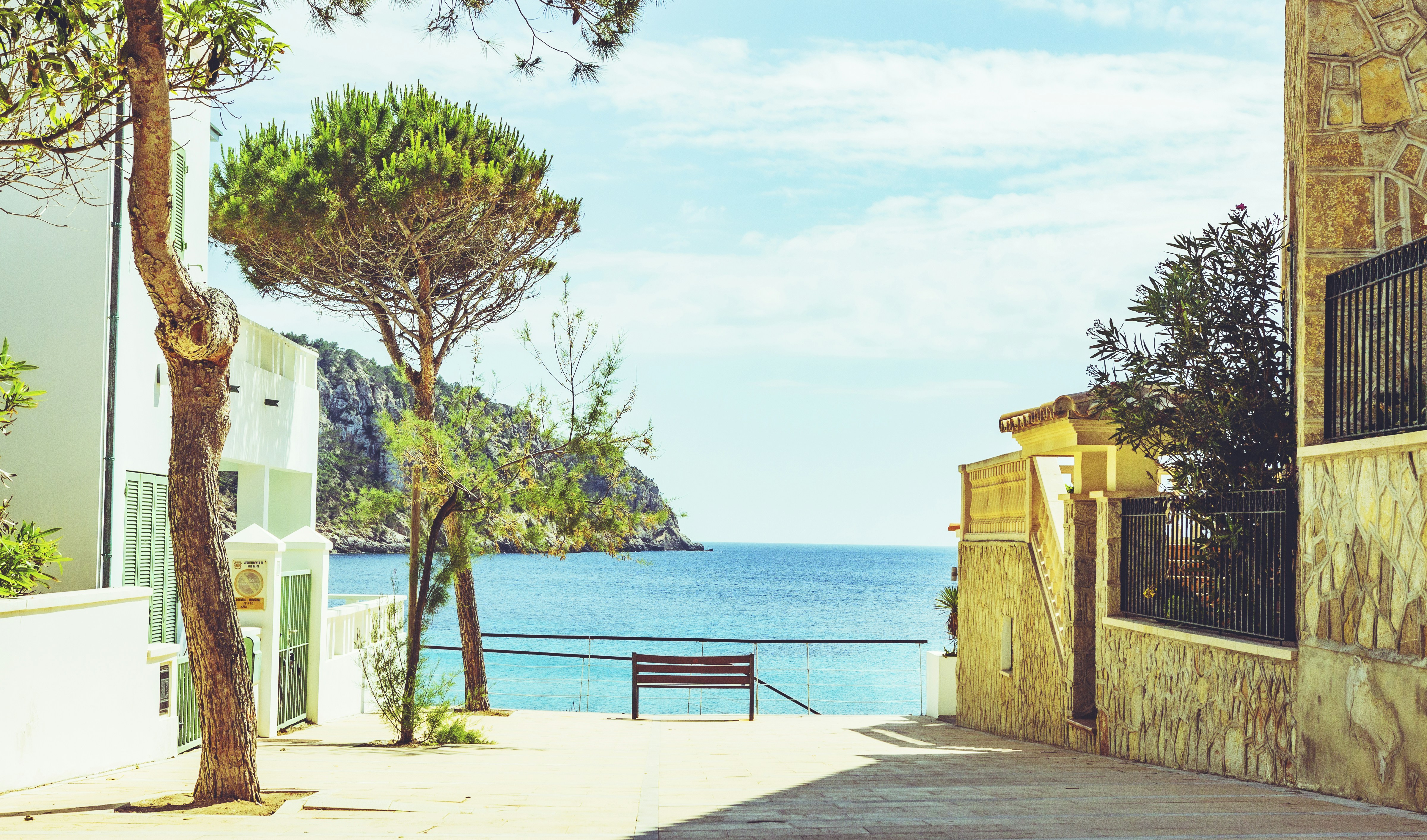 Photo by tomtherapidcodeguy