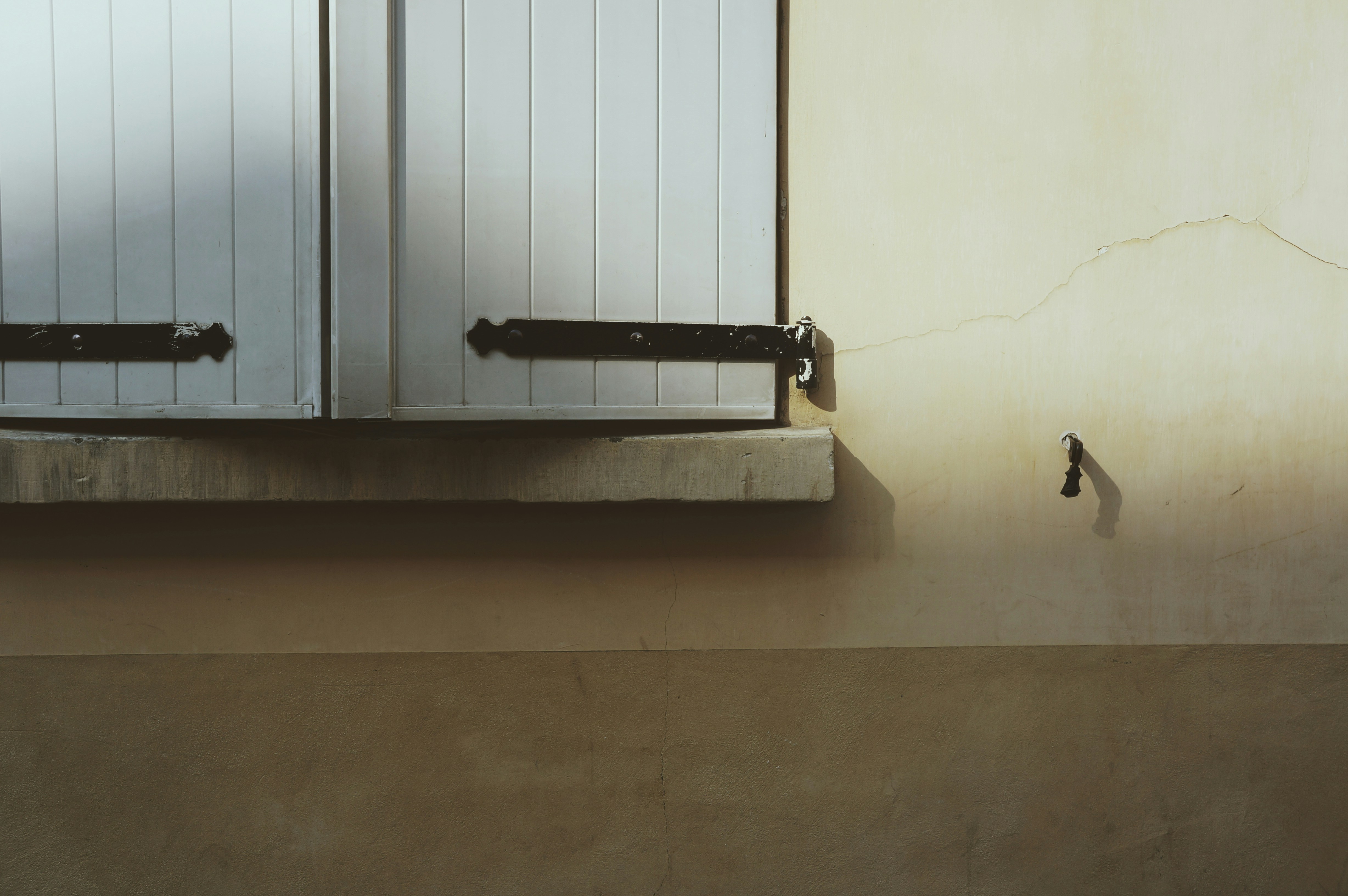 photo-1597233595724-ad7c5df5d7ba?ixid=M3wxMjA3fDB8MXxzZWFyY2h8MTh8fGhpZ2hzdGFrZSUyMHN3ZWVwc3xlbnwwfHx8fDE3NTIwNzk1NjF8MA\u0026ixlib=rb-4.1.0