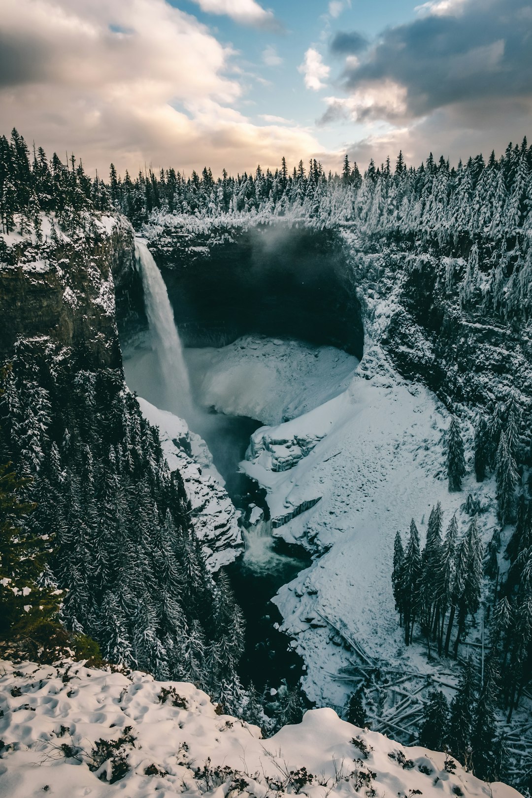 Waterfall photo spot Helmcken Falls Road Canada